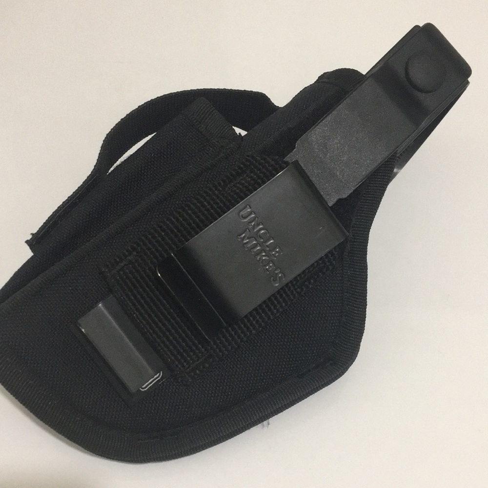 Uncle Mike’s Sidekick size 16 holster, for either right or left handed carry